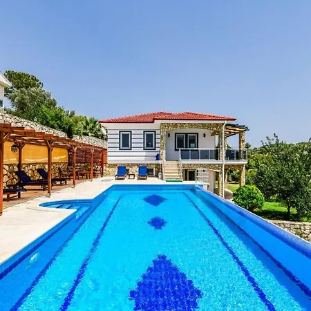 Exclusive 4 Bedroom Villa, 1006 Villa *