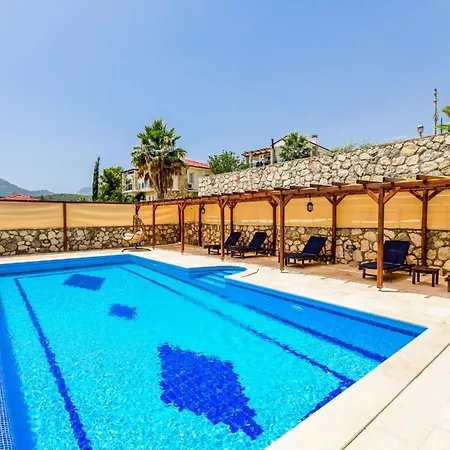 Exclusive 4 Bedroom Villa, 1006 Villa