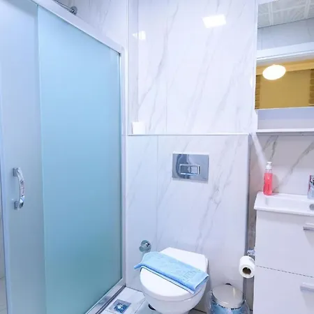 Exclusive 4 Bedroom Villa, 1006