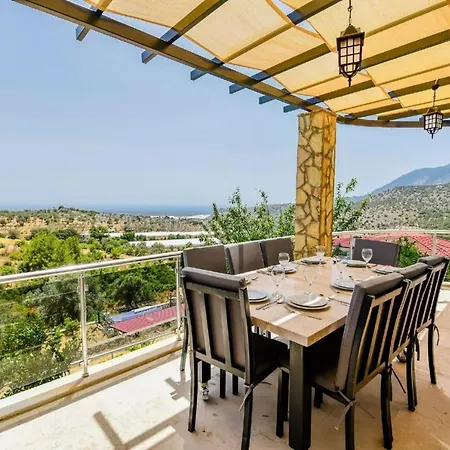 Exclusive 4 Bedroom Villa, 1006